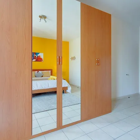 Apartment Spacious, Location