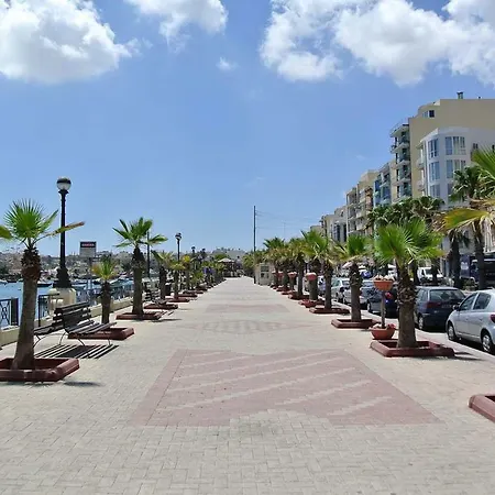 Apartment Spacious, Location