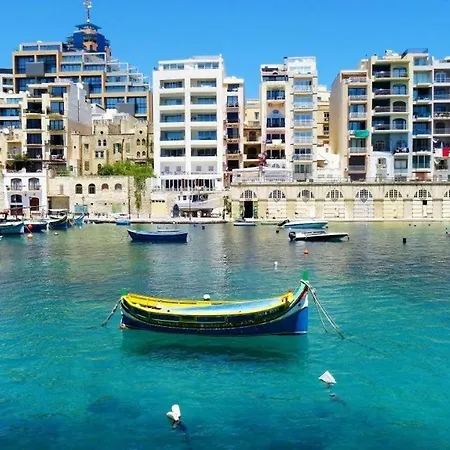 Spacious, Location Sliema