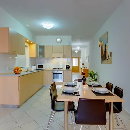 Spacious, Location Daire Sliema