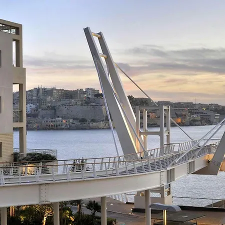 Spacious, Location Daire Sliema